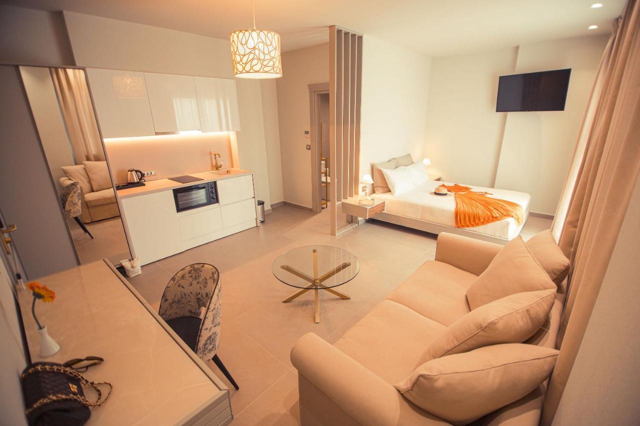 Io Luxury Pool & Hot Tub Suites Preweza Zewnętrze zdjęcie