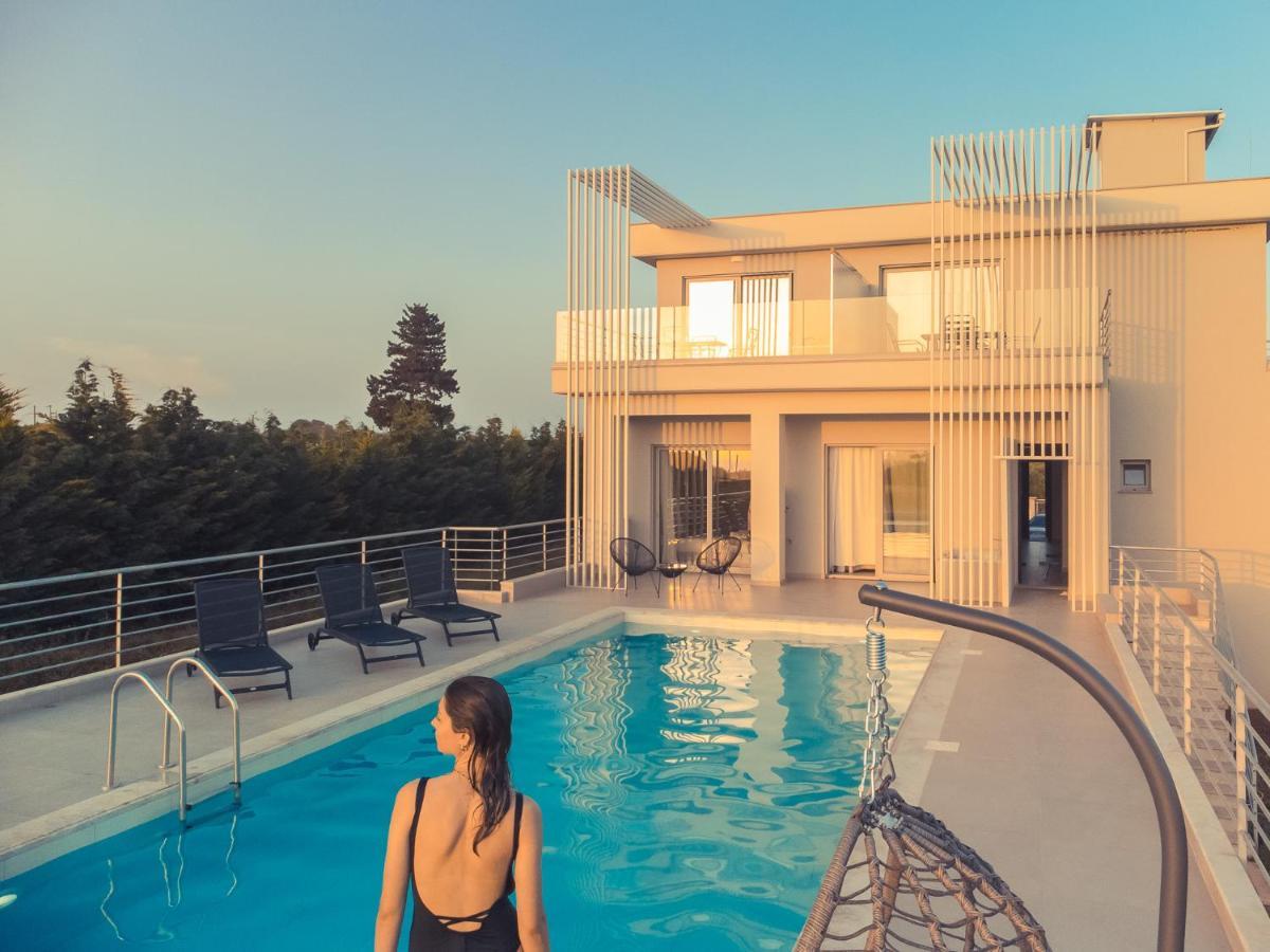 Io Luxury Pool & Hot Tub Suites Preweza Zewnętrze zdjęcie