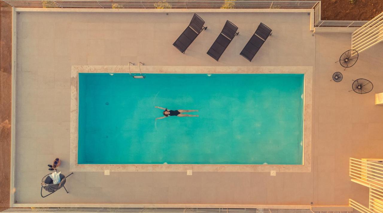 Io Luxury Pool & Hot Tub Suites Preweza Zewnętrze zdjęcie