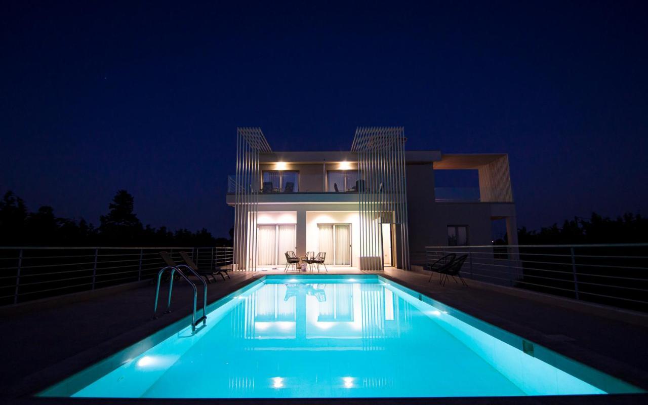 Io Luxury Pool & Hot Tub Suites Preweza Zewnętrze zdjęcie