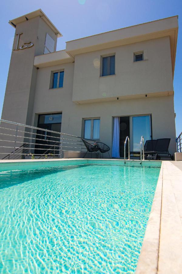Io Luxury Pool & Hot Tub Suites Preweza Zewnętrze zdjęcie